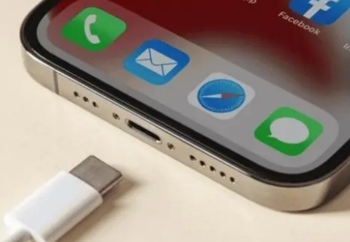 玉环苹果15维修分享iPhone15改USB-C接口后能和安卓用户互借充电器吗 